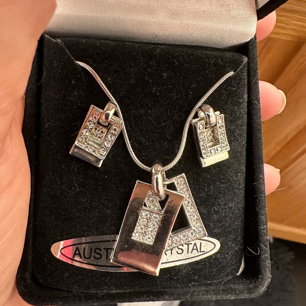 FREE Australian crystal necklace, set NWOT